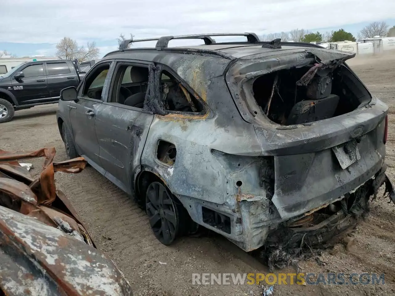 2 fotografías del automóvil dañado 5XYRLDLC0MG024262 KIA SORENTO 2021
