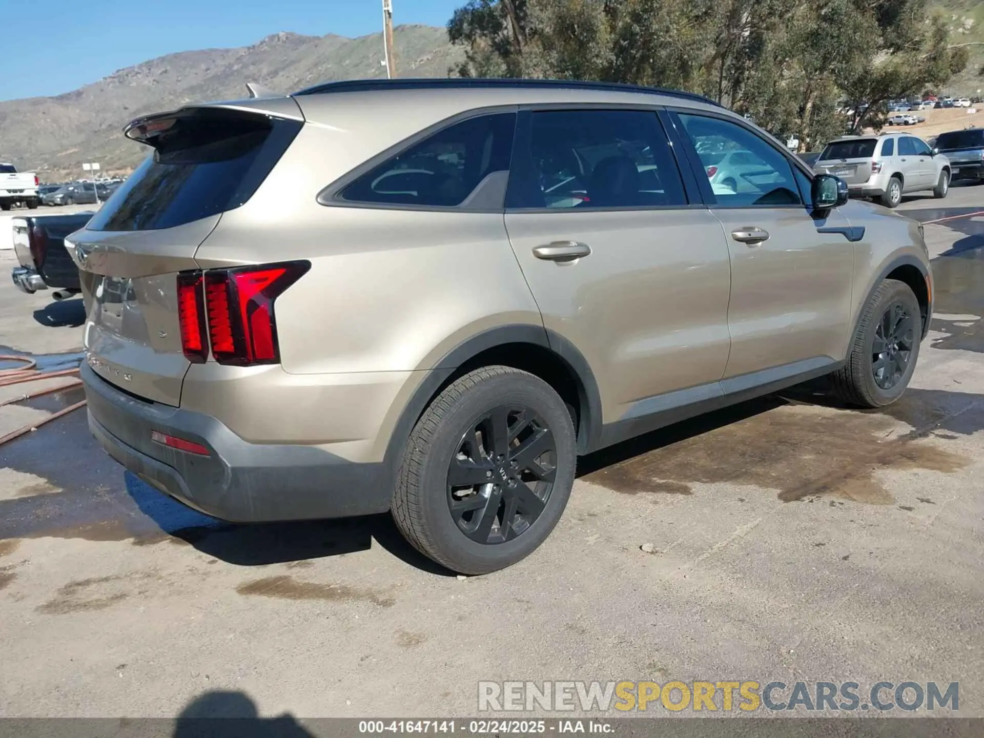 4 fotografías del automóvil dañado 5XYRLDLC6MG008163 KIA SORENTO 2021