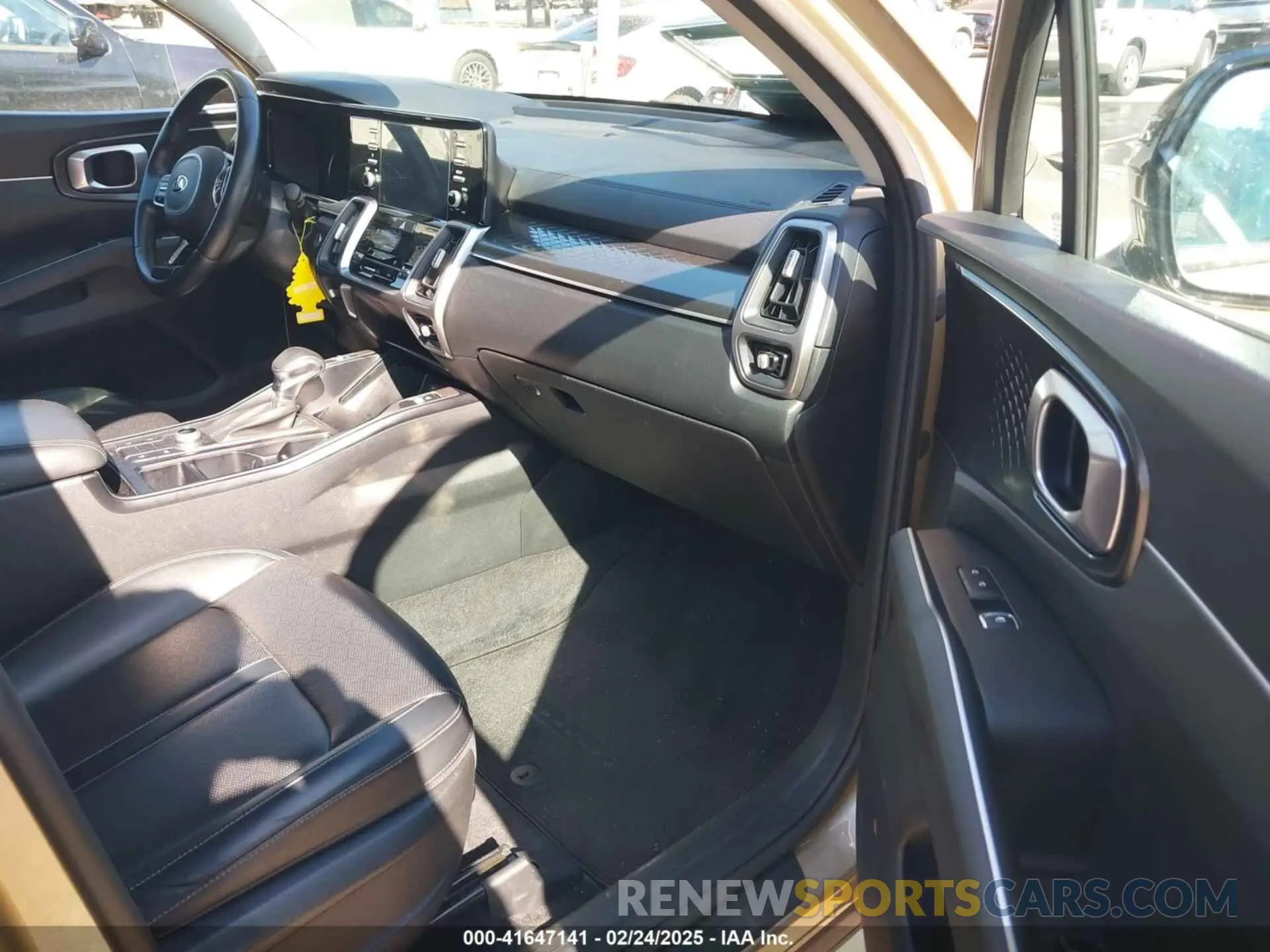 5 fotografías del automóvil dañado 5XYRLDLC6MG008163 KIA SORENTO 2021