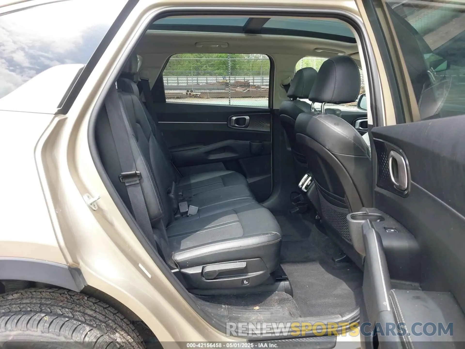 8 fotografías del automóvil dañado 5XYRLDLC9MG038208 KIA SORENTO 2021