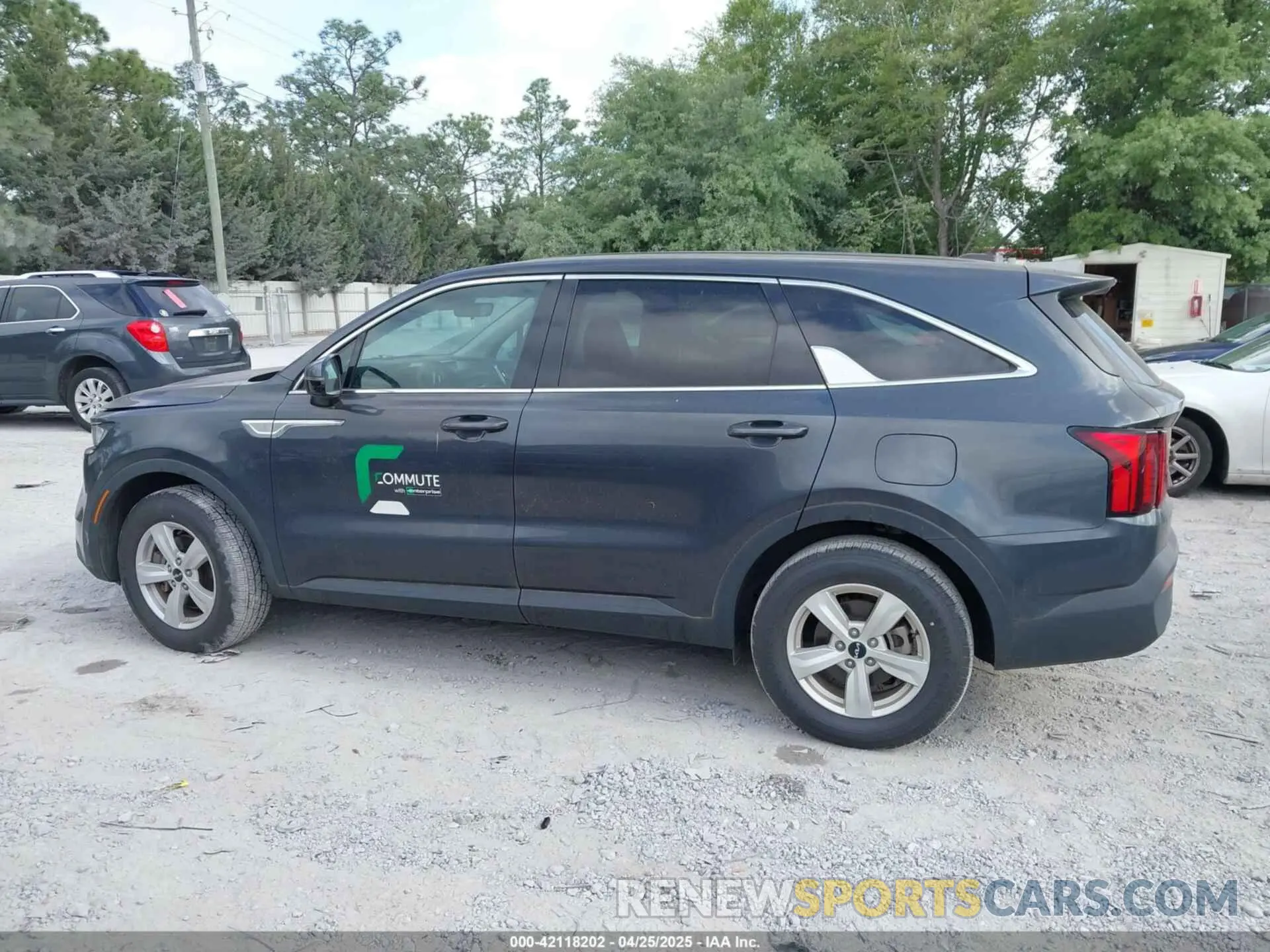 14 fotografías del automóvil dañado 5XYRG4LC0NG103985 KIA SORENTO 2022