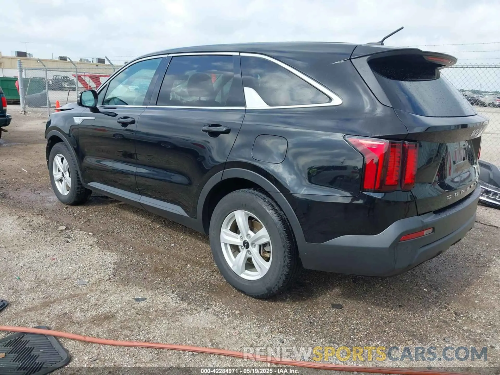 3 fotografías del automóvil dañado 5XYRG4LC1NG106233 KIA SORENTO 2022