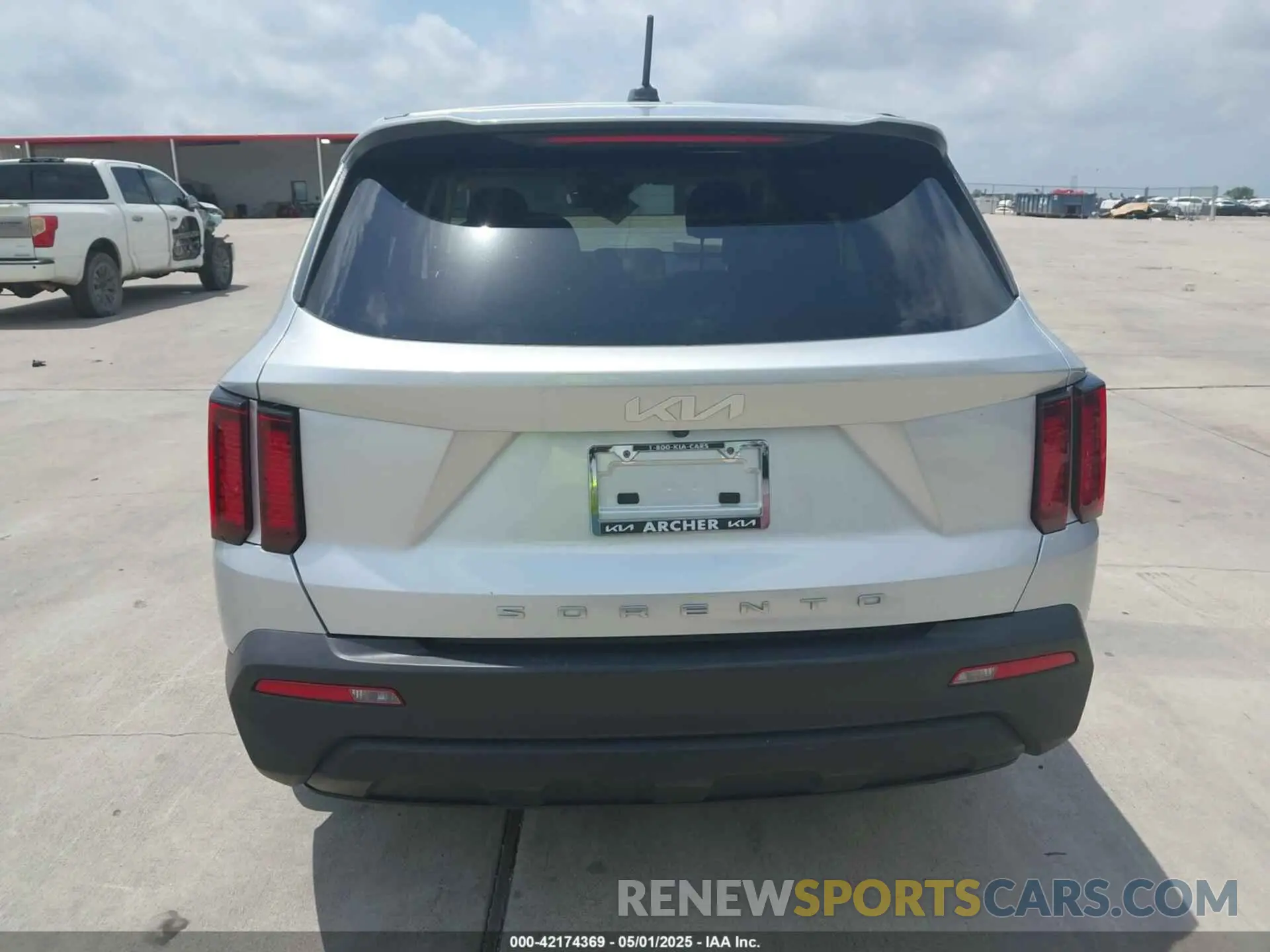 16 fotografías del automóvil dañado 5XYRG4LC2NG082668 KIA SORENTO 2022
