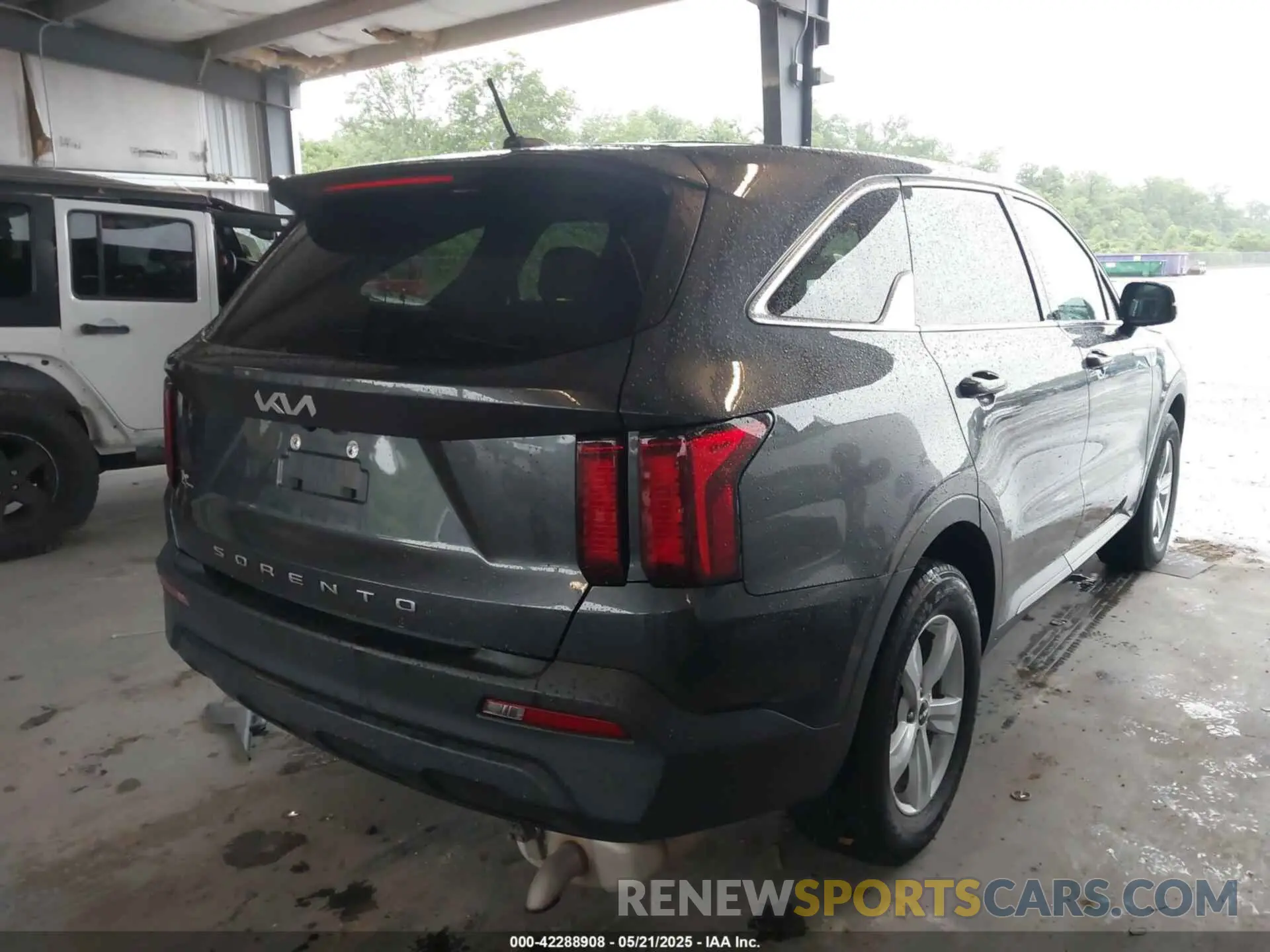 4 fotografías del automóvil dañado 5XYRG4LC9NG076804 KIA SORENTO 2022