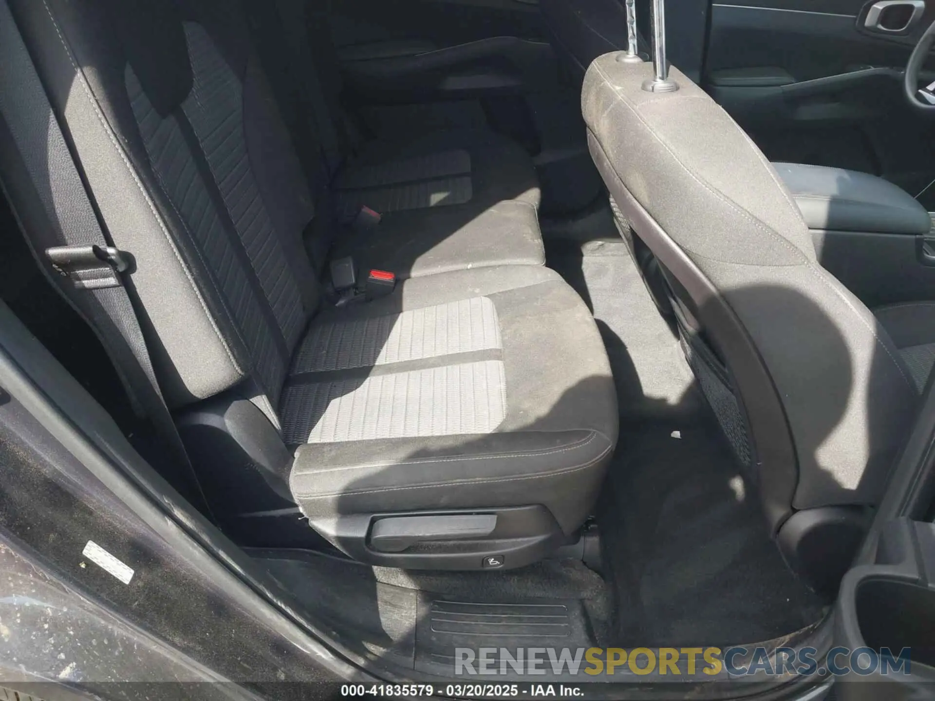 8 fotografías del automóvil dañado 5XYRGDLC4NG084017 KIA SORENTO 2022