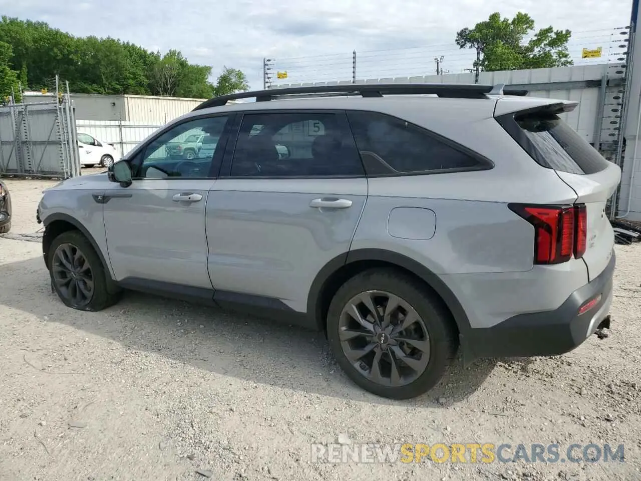 2 fotografías del automóvil dañado 5XYRHDLF8NG111145 KIA SORENTO 2022