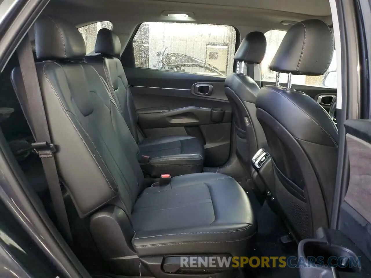 10 fotografías del automóvil dañado 5XYRHDLFXNG091660 KIA SORENTO 2022