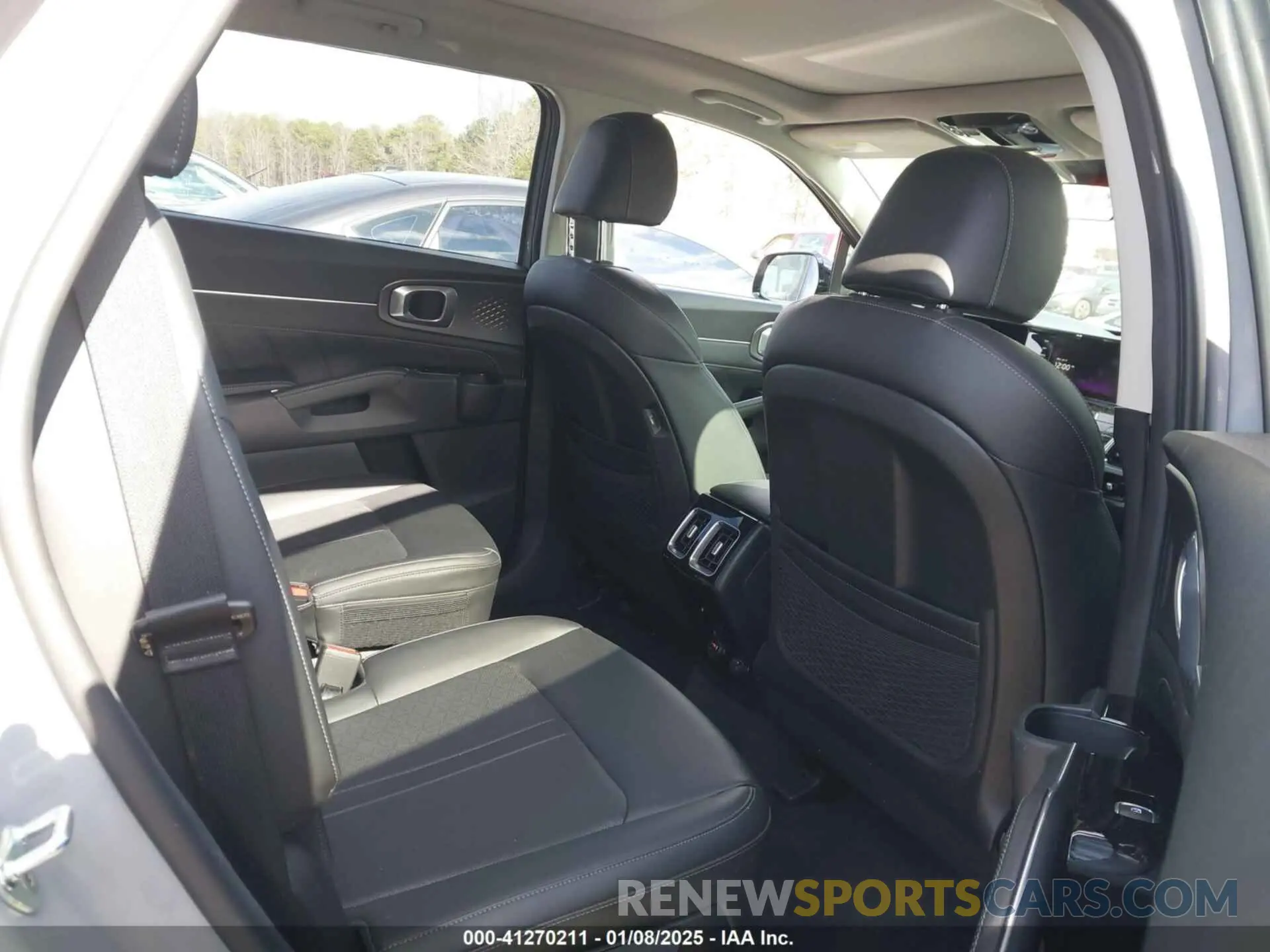 8 fotografías del automóvil dañado 5XYRK4LF1NG161371 KIA SORENTO 2022