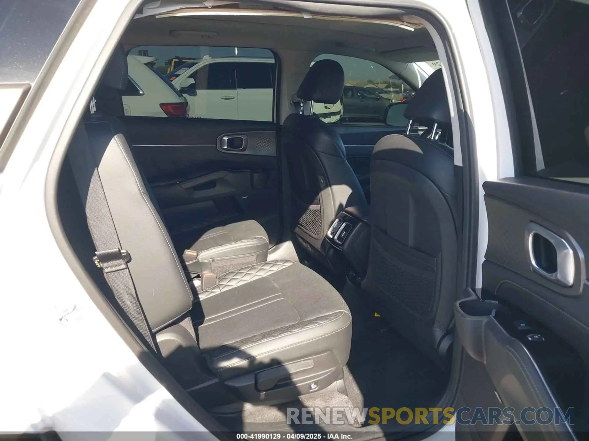 8 fotografías del automóvil dañado 5XYRK4LF2NG135832 KIA SORENTO 2022