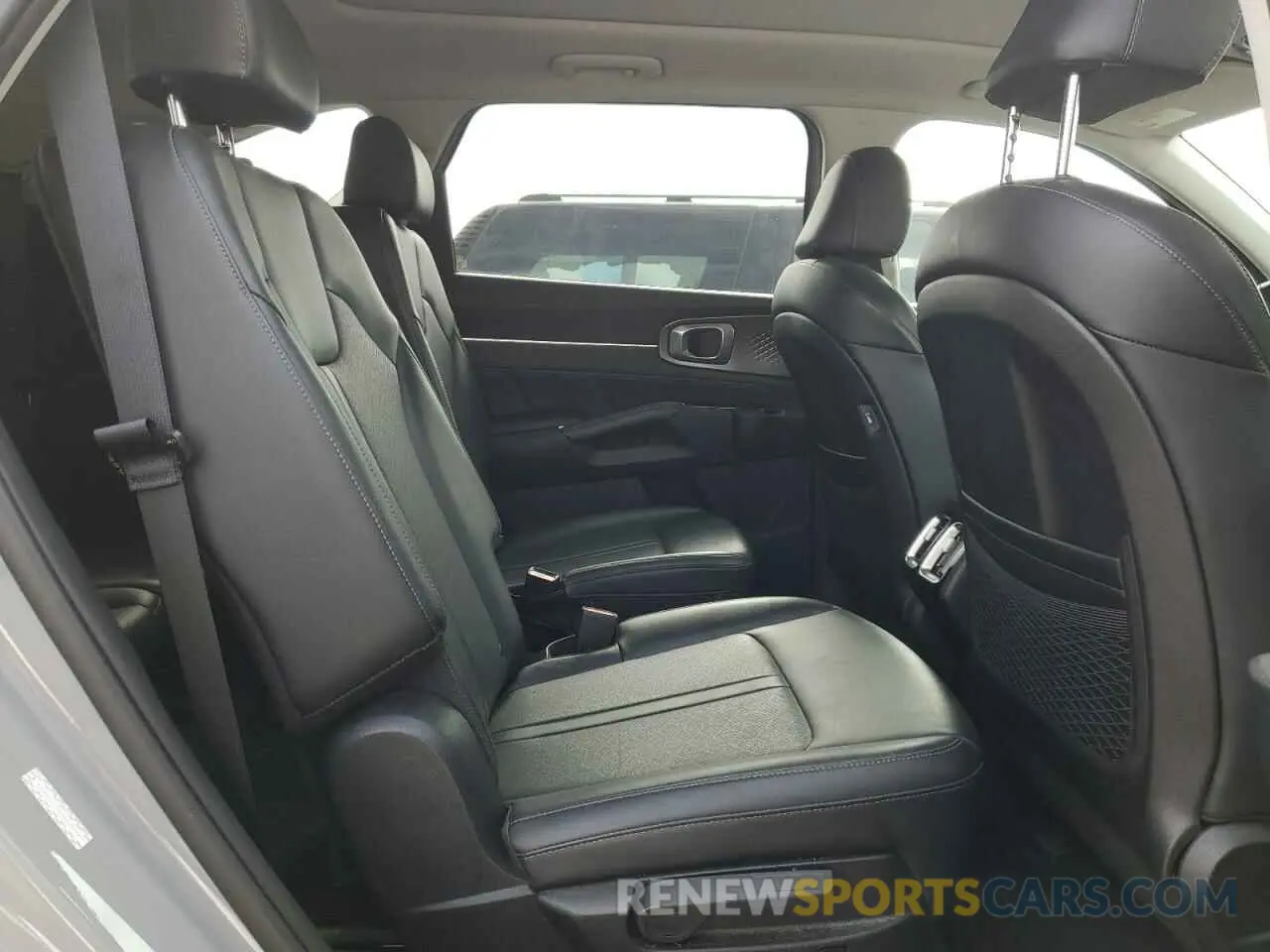 11 fotografías del automóvil dañado 5XYRK4LF6NG108049 KIA SORENTO 2022