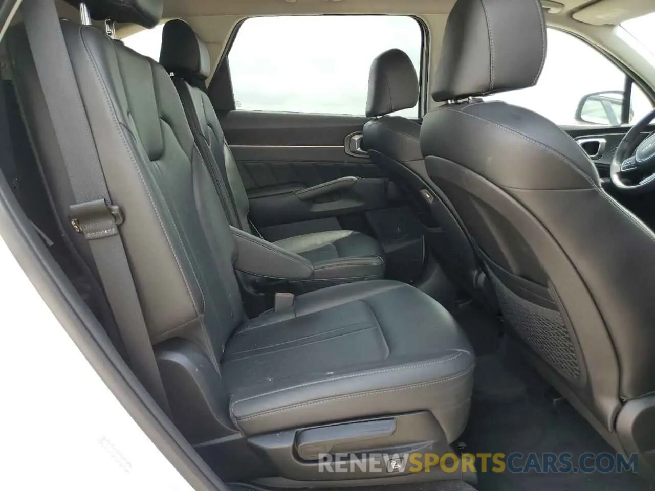 11 fotografías del automóvil dañado 5XYRK4LF6NG151483 KIA SORENTO 2022