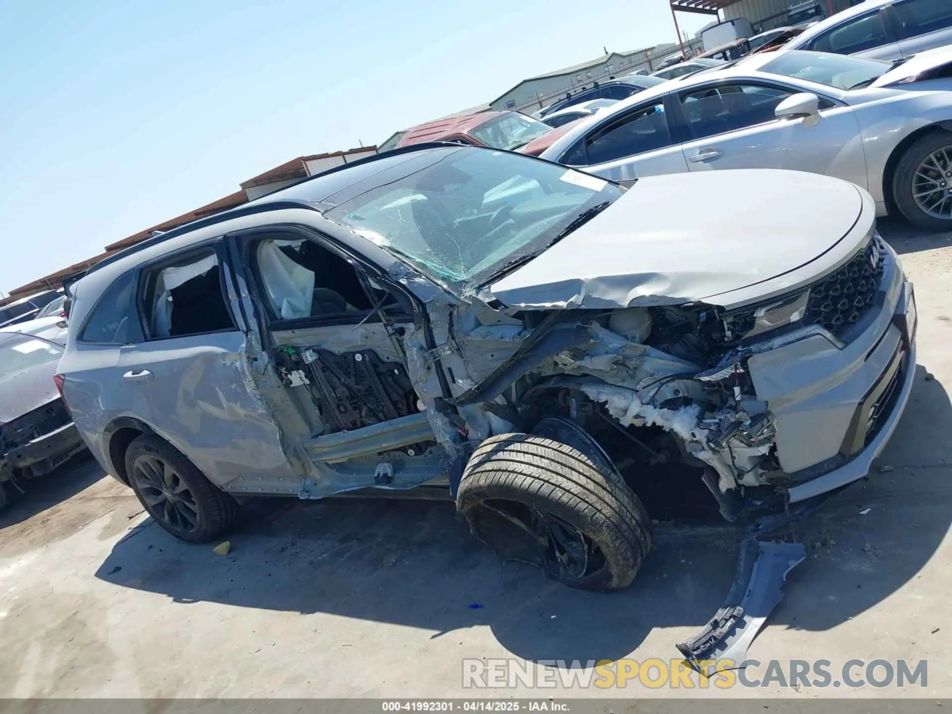 12 fotografías del automóvil dañado 5XYRK4LFXNG120480 KIA SORENTO 2022