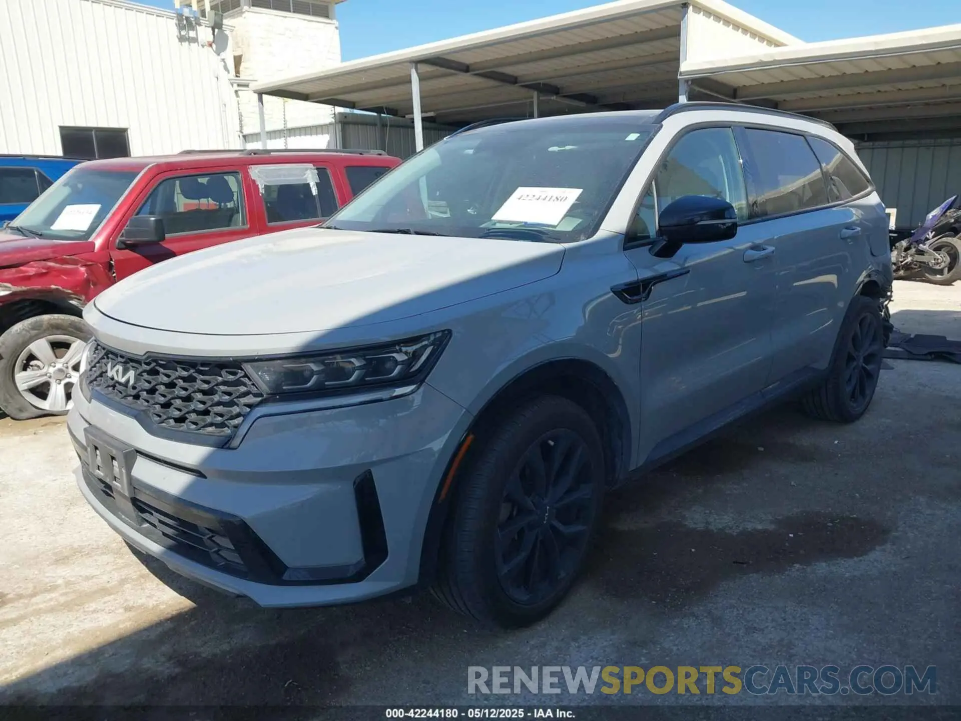 2 fotografías del automóvil dañado 5XYRK4LFXNG153852 KIA SORENTO 2022