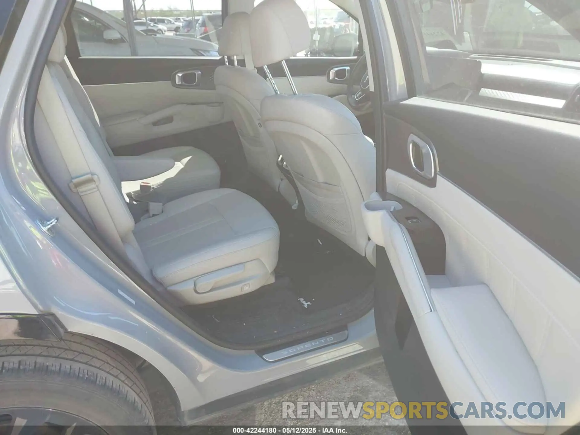 8 fotografías del automóvil dañado 5XYRK4LFXNG153852 KIA SORENTO 2022