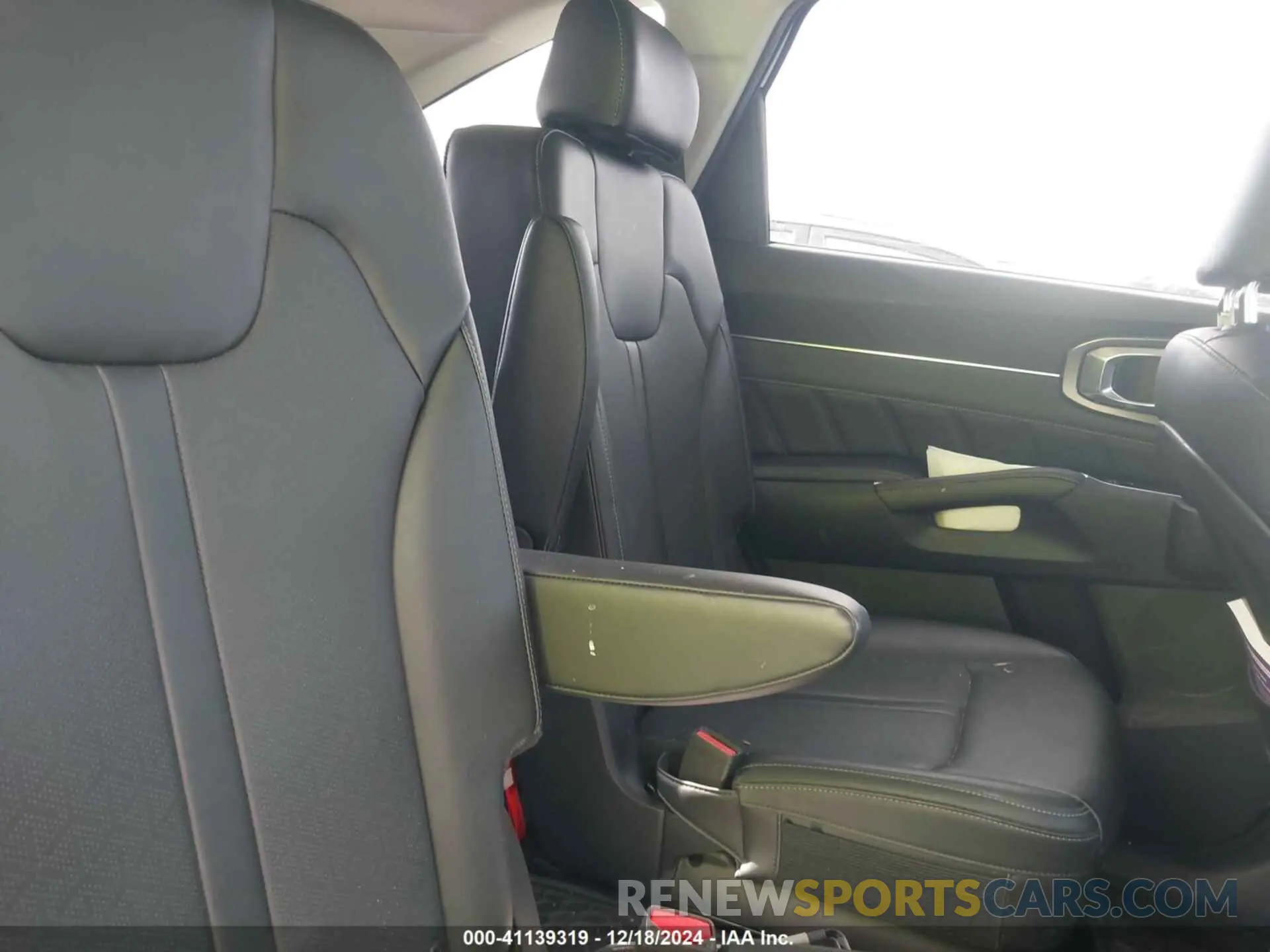 8 fotografías del automóvil dañado 5XYRKDLF2NG131666 KIA SORENTO 2022