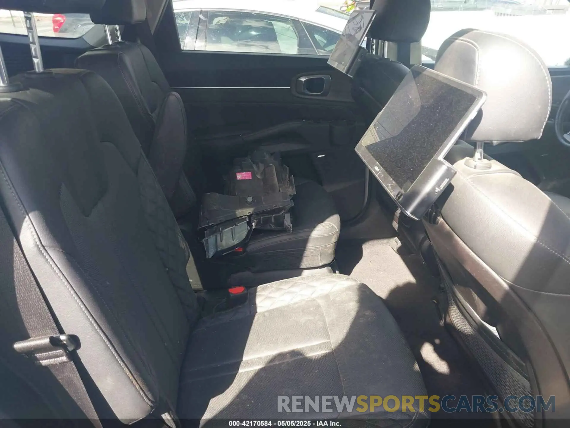 8 fotografías del automóvil dañado 5XYRKDLF6NG093083 KIA SORENTO 2022