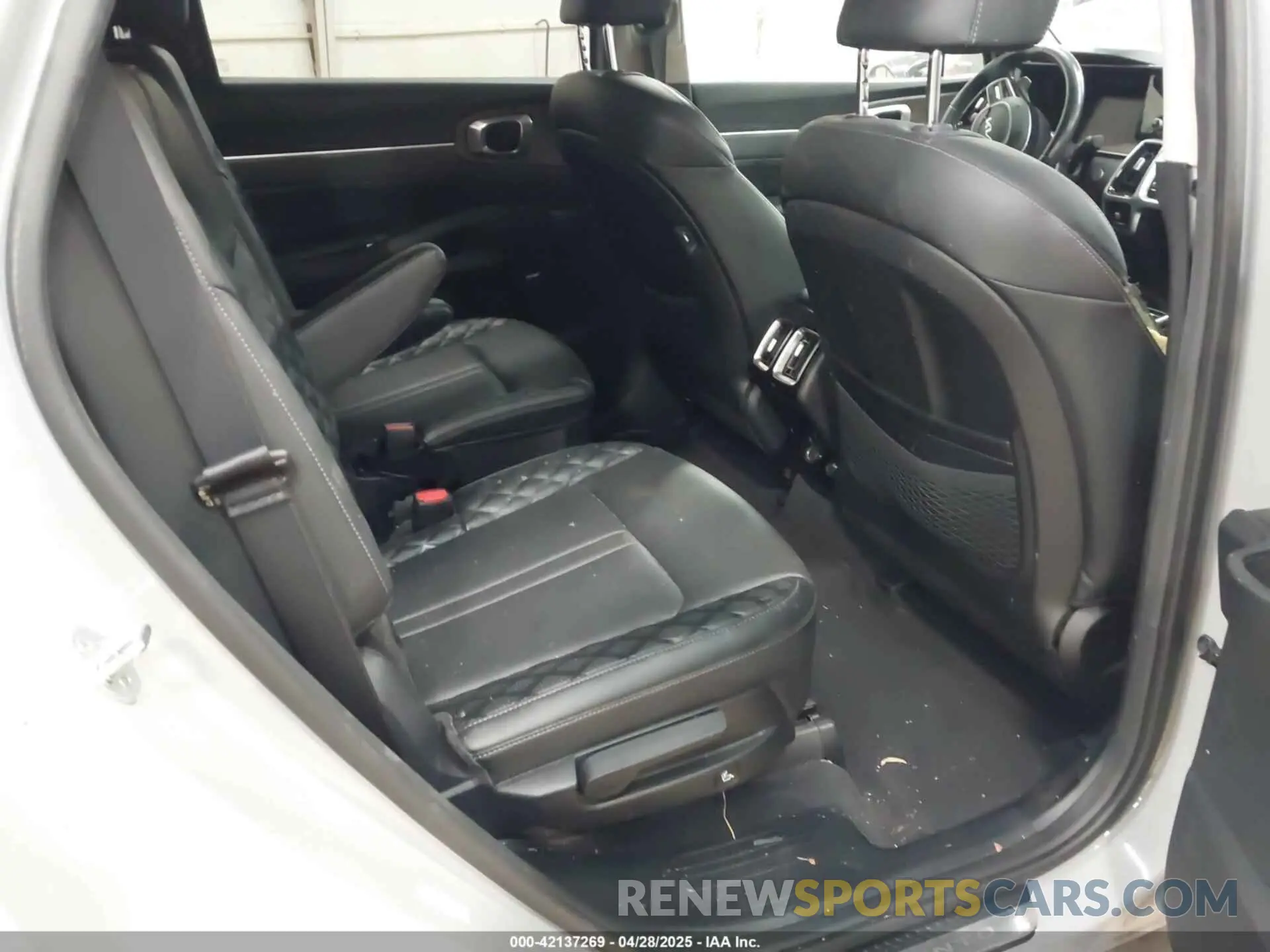 8 fotografías del automóvil dañado 5XYRKDLF6NG106303 KIA SORENTO 2022