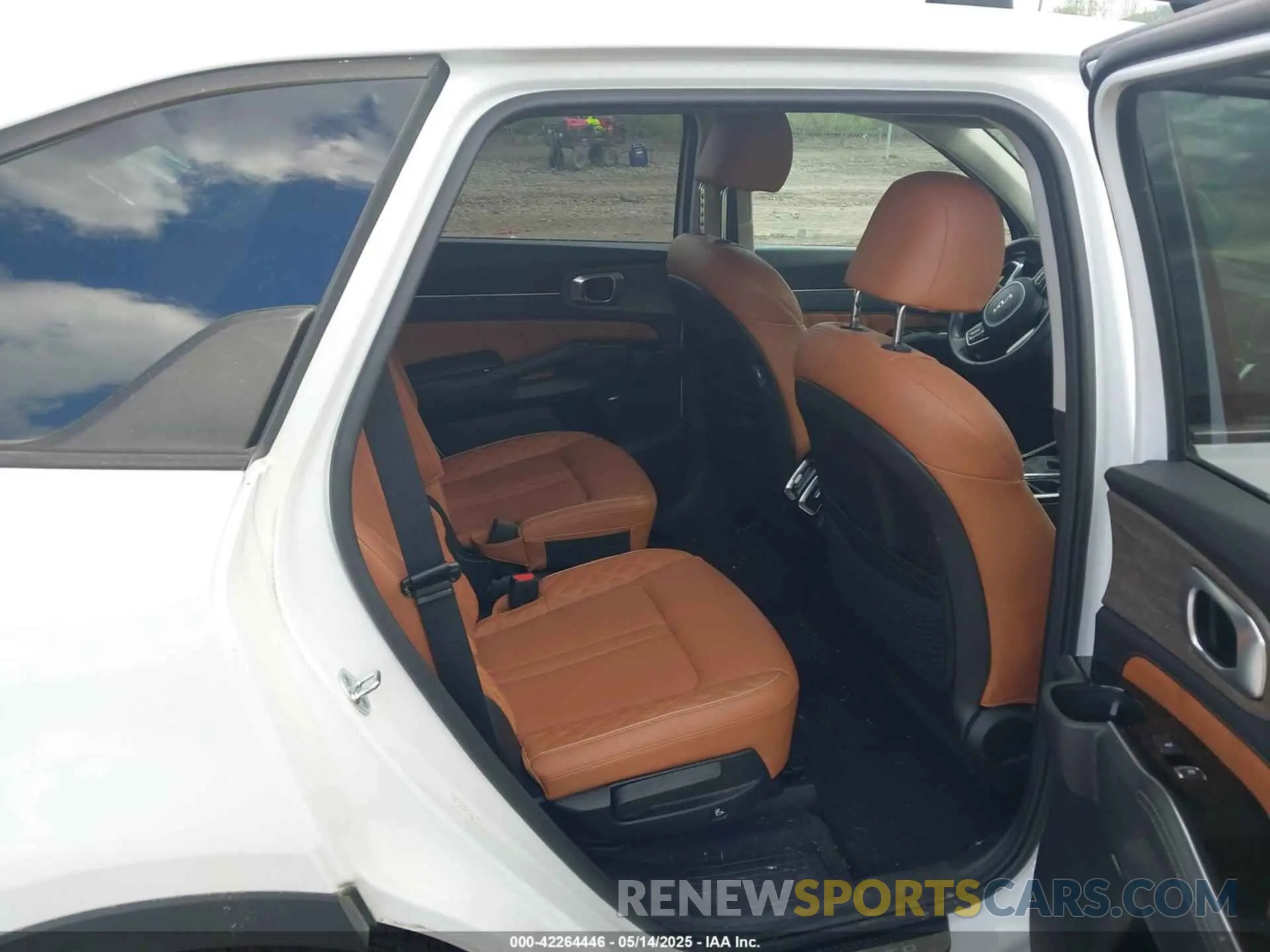 8 fotografías del automóvil dañado 5XYRKDLF9NG133642 KIA SORENTO 2022