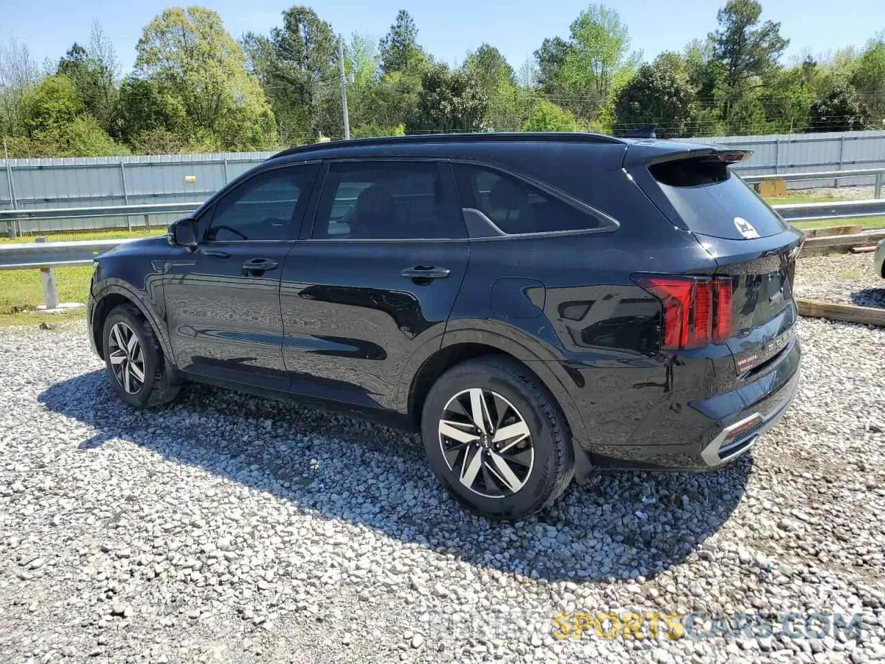 2 fotografías del automóvil dañado 5XYRL4LC4NG136953 KIA SORENTO 2022