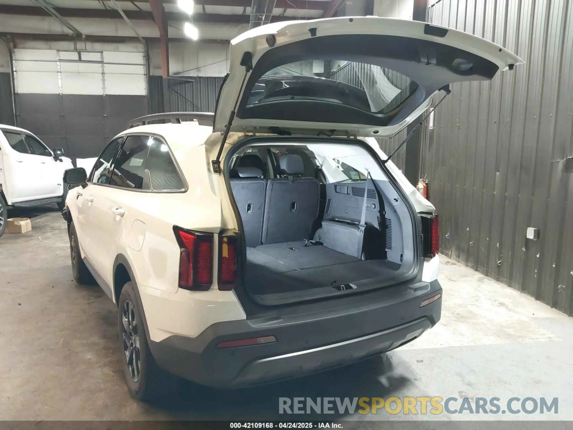 3 fotografías del automóvil dañado 5XYRLDLC9NG118254 KIA SORENTO 2022
