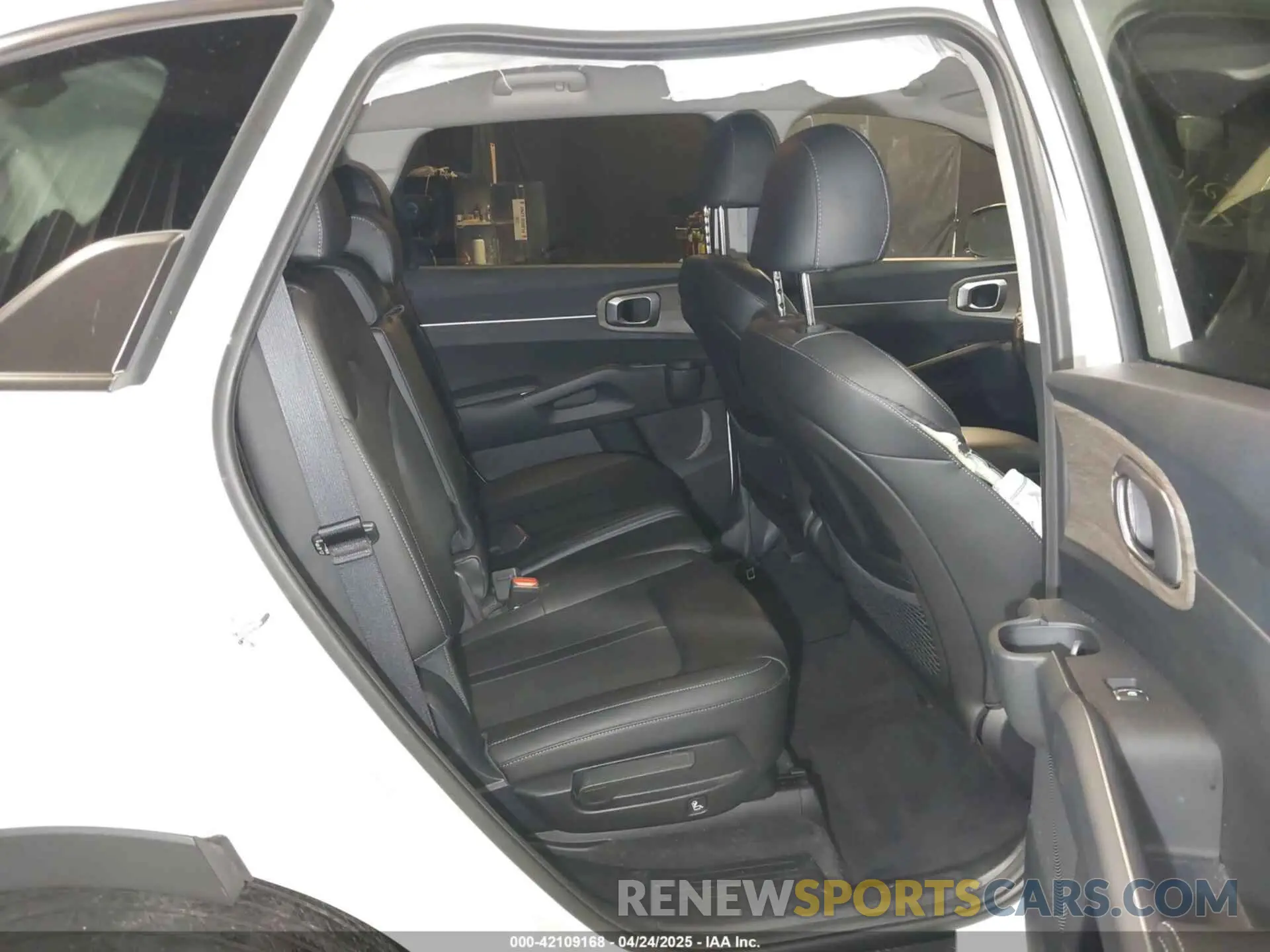8 fotografías del automóvil dañado 5XYRLDLC9NG118254 KIA SORENTO 2022