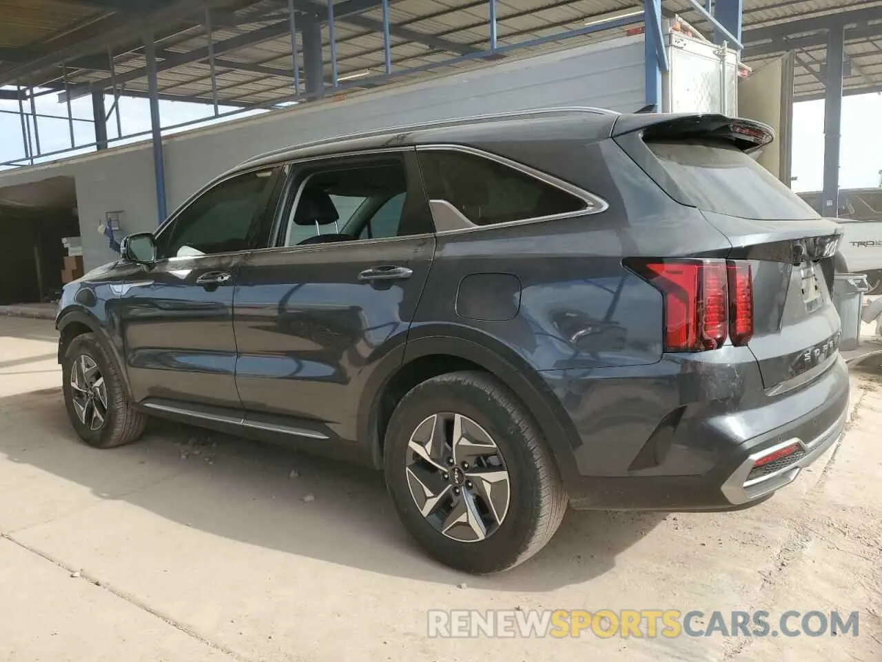 2 fotografías del automóvil dañado KNDRG4LG1N5098940 KIA SORENTO 2022