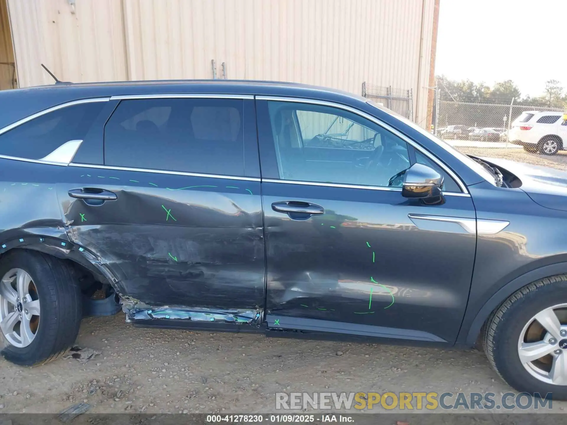 13 fotografías del automóvil dañado 5XYRG4LC2PG165455 KIA SORENTO 2023