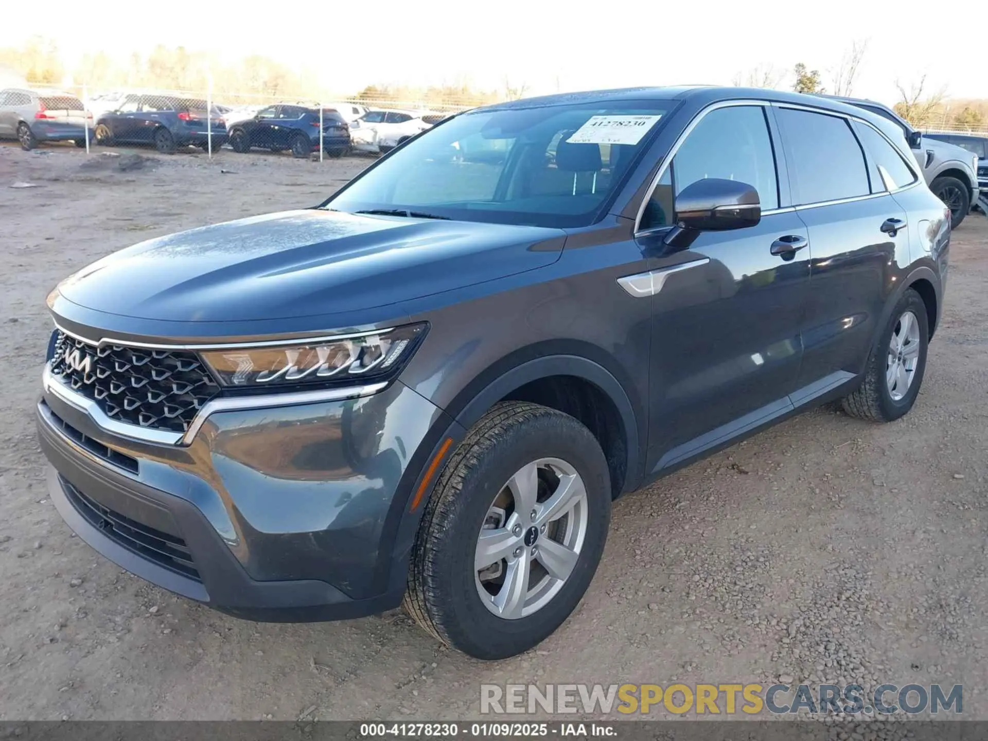 2 fotografías del automóvil dañado 5XYRG4LC2PG165455 KIA SORENTO 2023