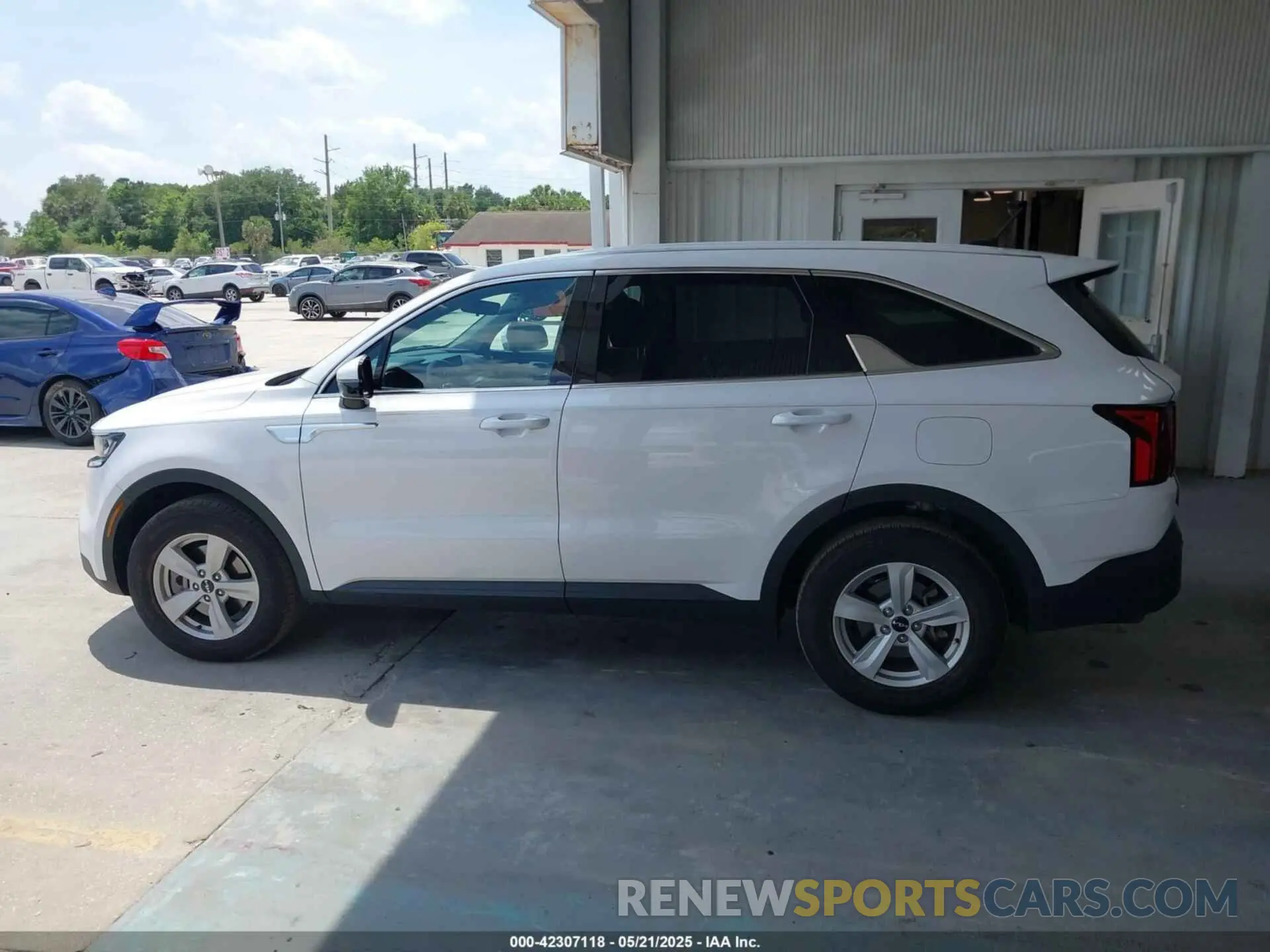 15 fotografías del automóvil dañado 5XYRG4LC3PG252250 KIA SORENTO 2023