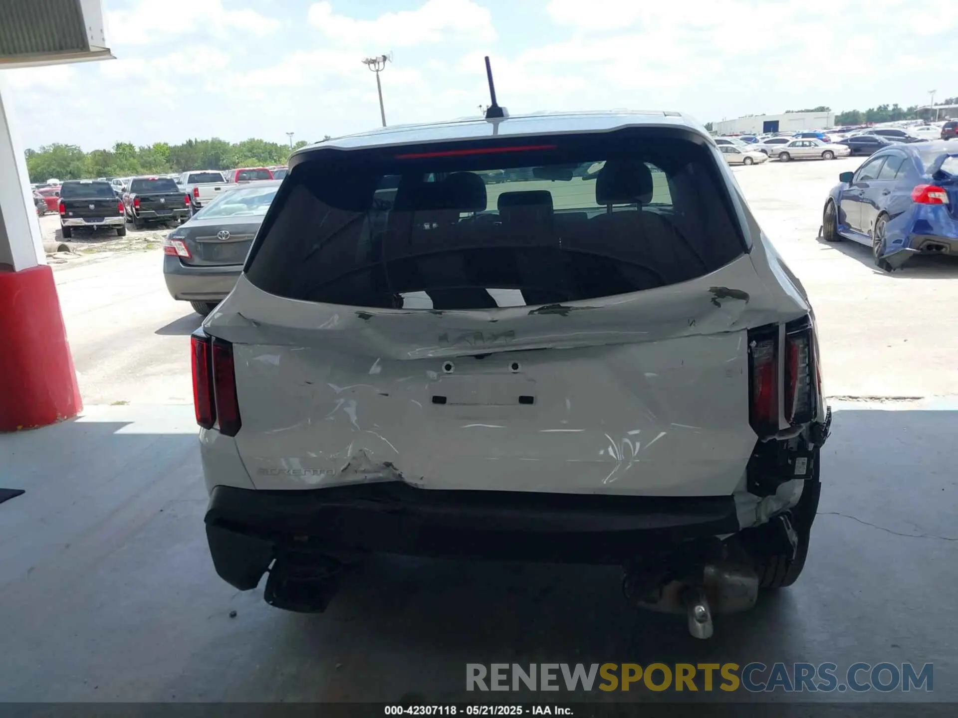 17 fotografías del automóvil dañado 5XYRG4LC3PG252250 KIA SORENTO 2023