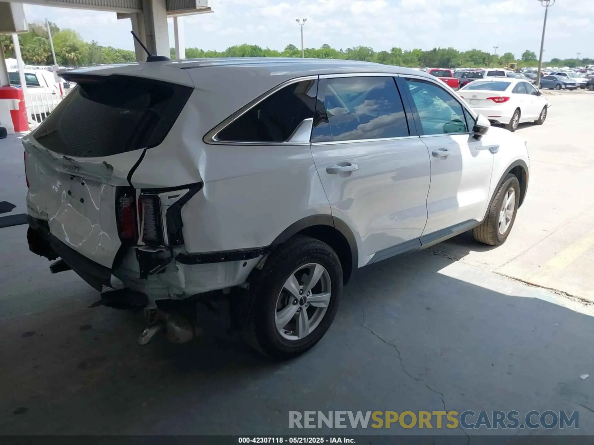 4 fotografías del automóvil dañado 5XYRG4LC3PG252250 KIA SORENTO 2023