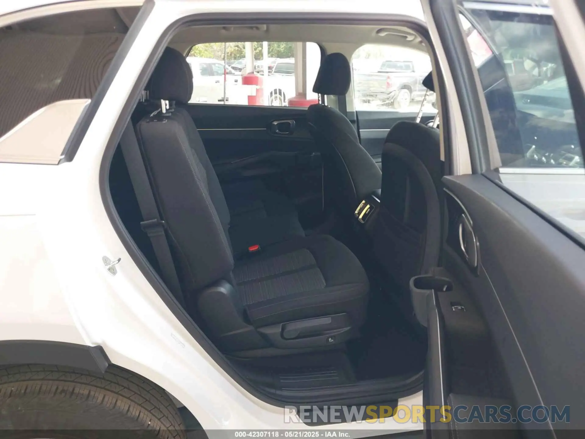 8 fotografías del automóvil dañado 5XYRG4LC3PG252250 KIA SORENTO 2023