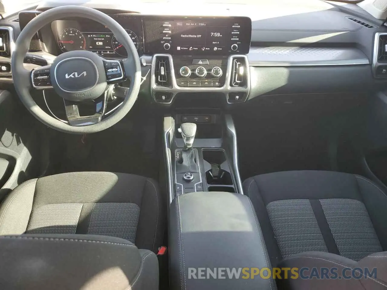 8 fotografías del automóvil dañado 5XYRG4LC4PG248448 KIA SORENTO 2023