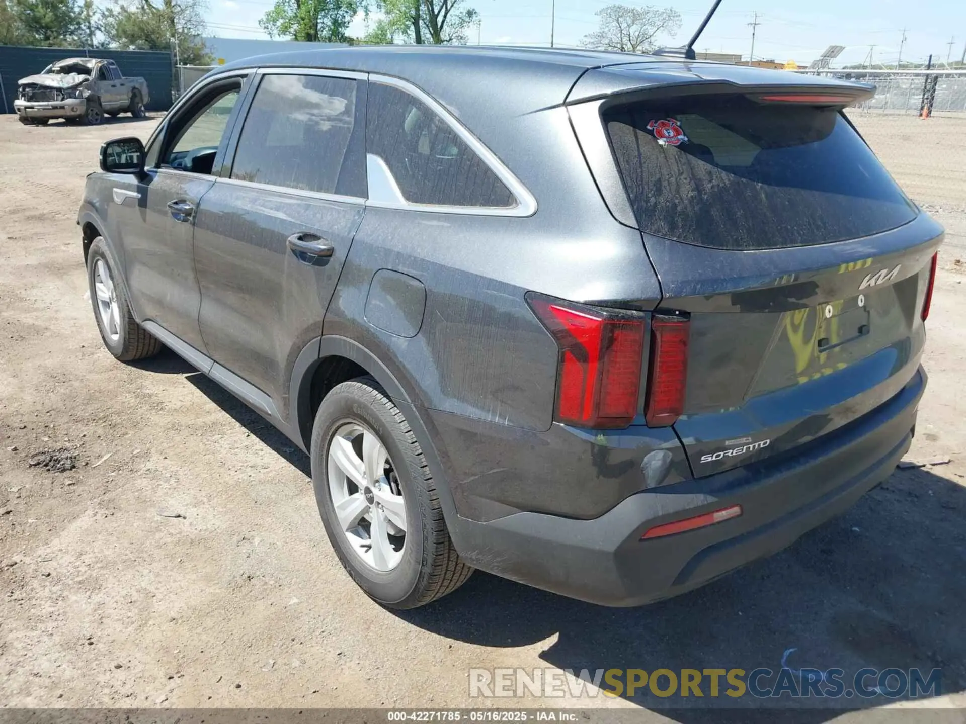 3 fotografías del automóvil dañado 5XYRG4LC5PG245624 KIA SORENTO 2023