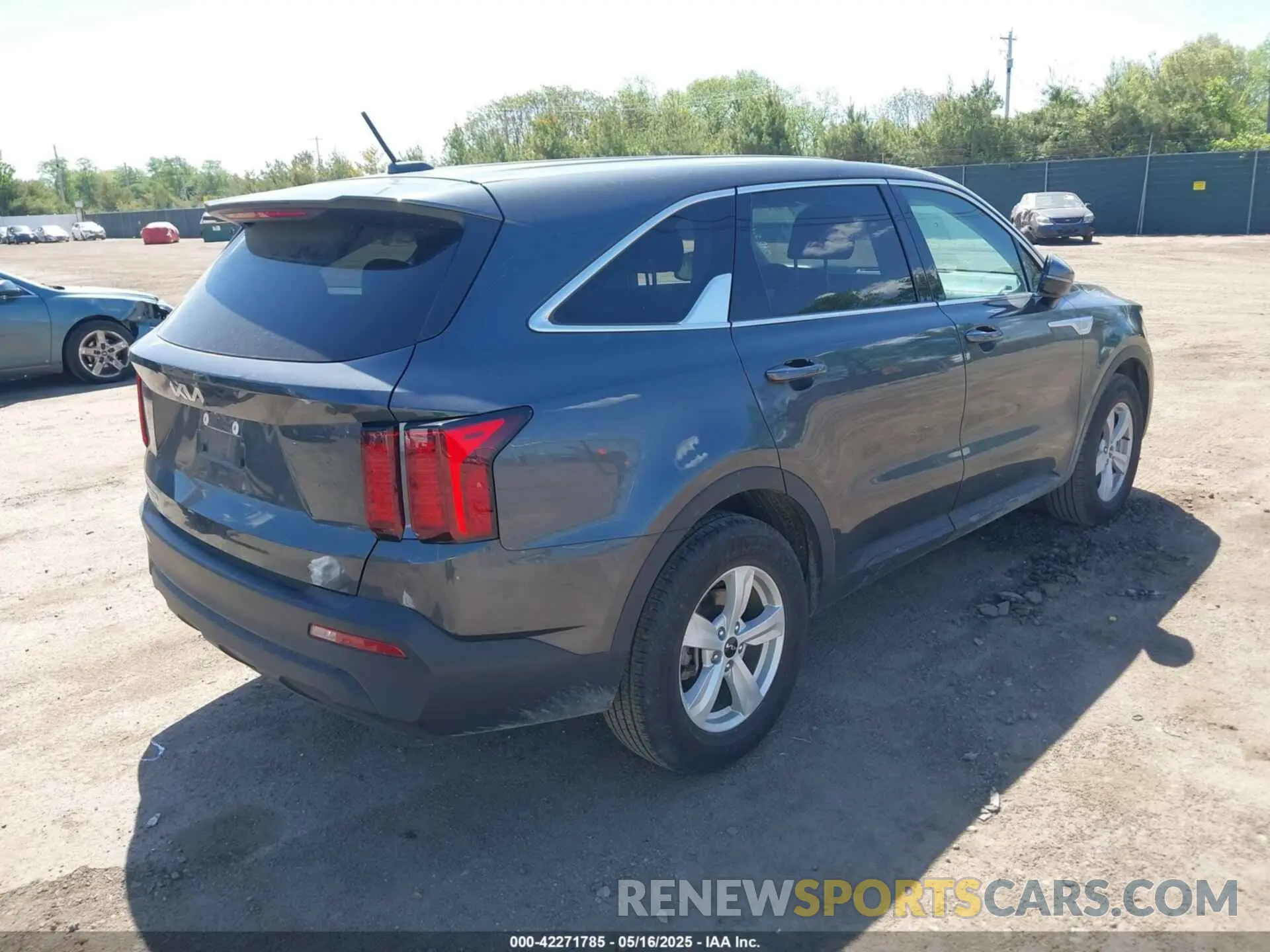 4 fotografías del automóvil dañado 5XYRG4LC5PG245624 KIA SORENTO 2023
