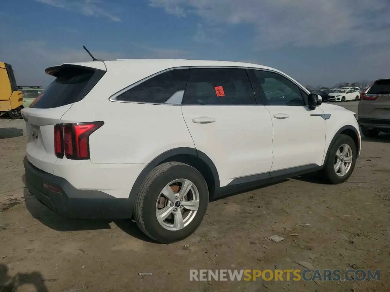 3 fotografías del automóvil dañado 5XYRG4LC8PG171664 KIA SORENTO 2023