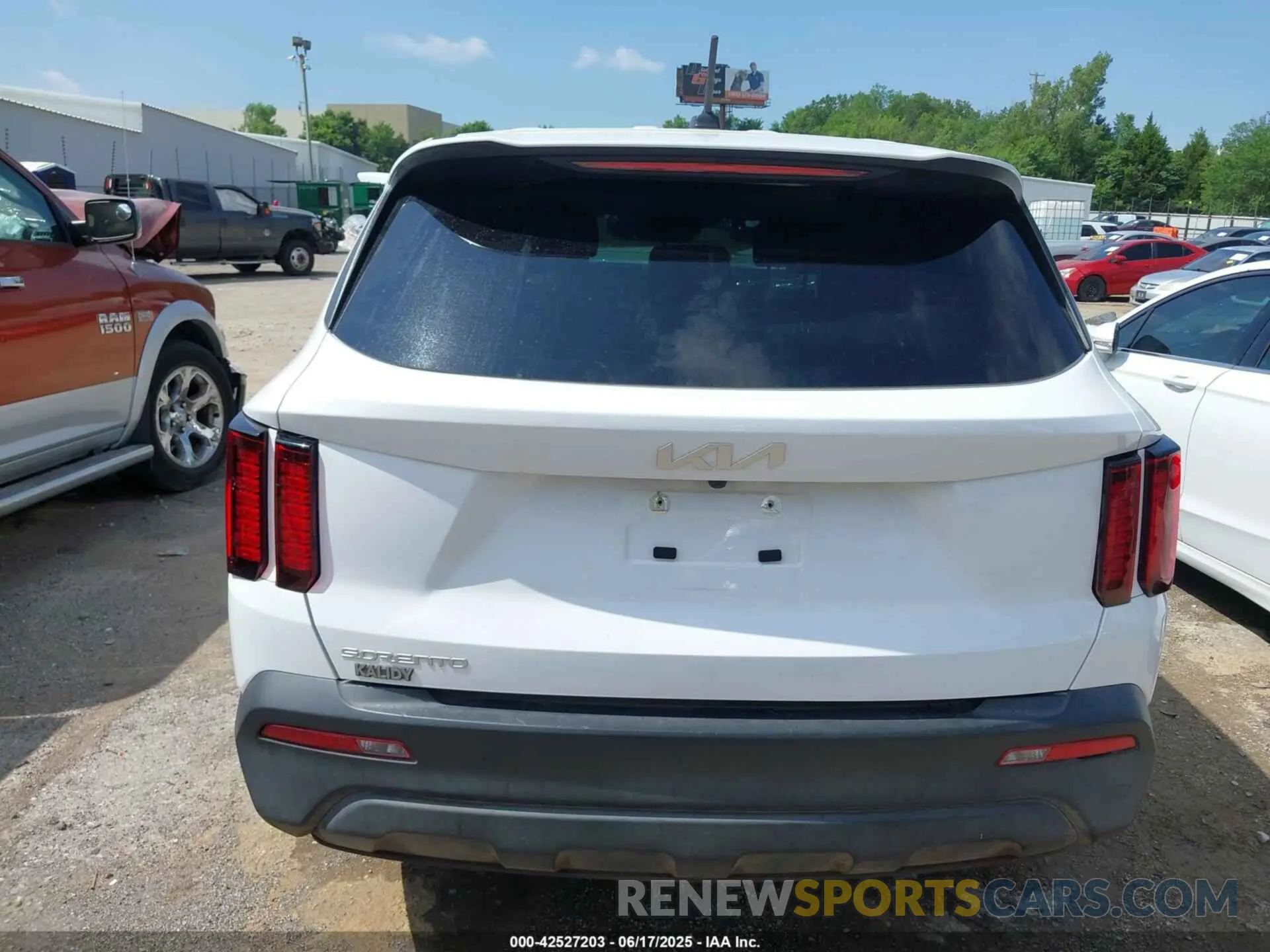 17 fotografías del automóvil dañado 5XYRG4LC8PG192496 KIA SORENTO 2023
