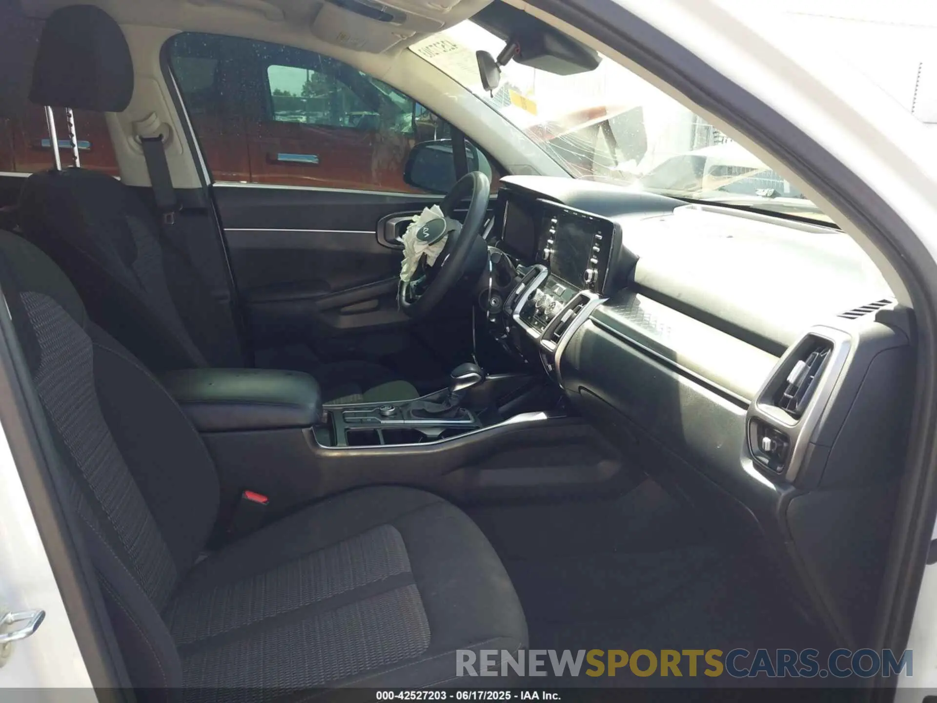 5 fotografías del automóvil dañado 5XYRG4LC8PG192496 KIA SORENTO 2023