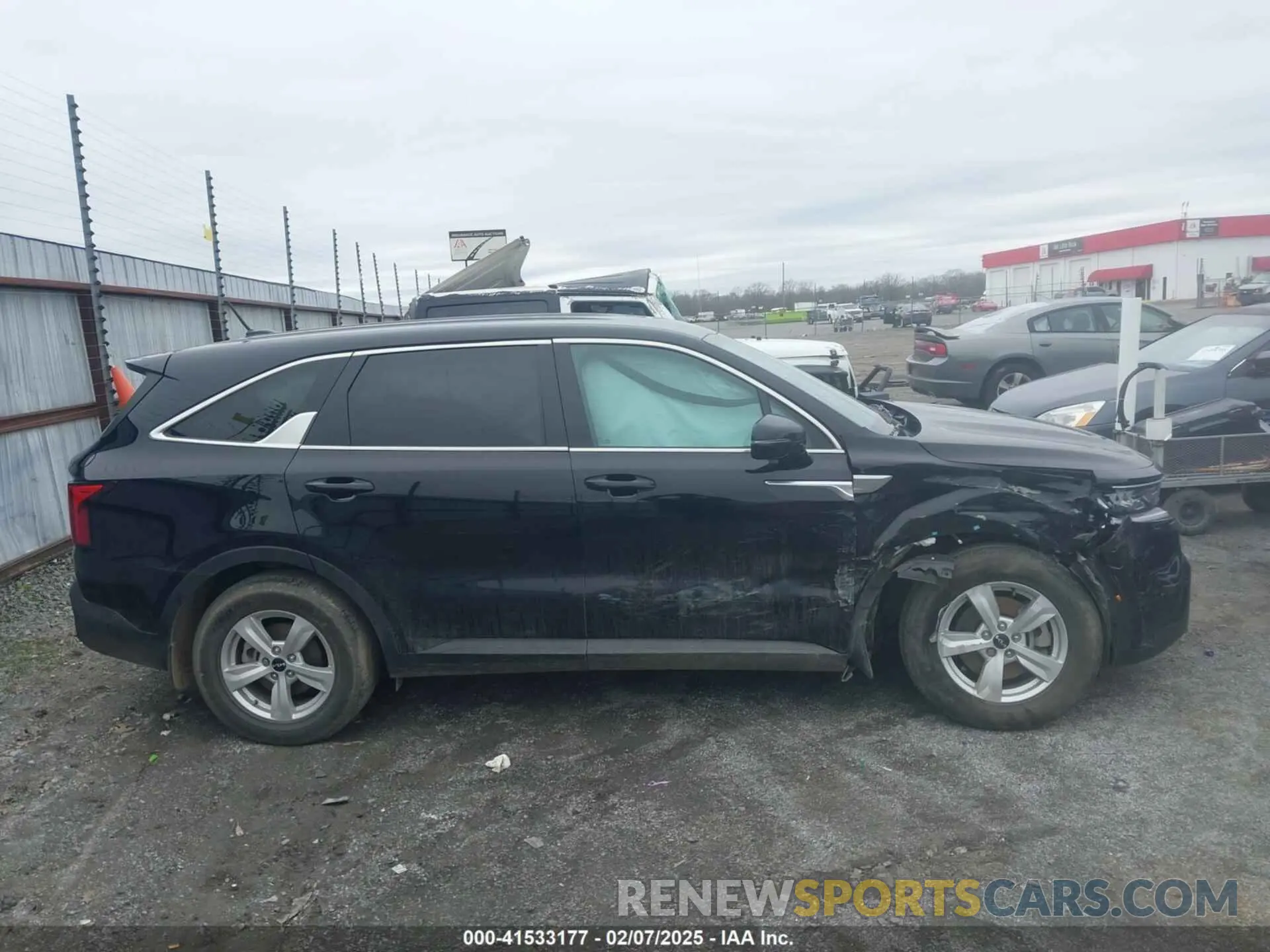 13 fotografías del automóvil dañado 5XYRG4LC9PG190174 KIA SORENTO 2023