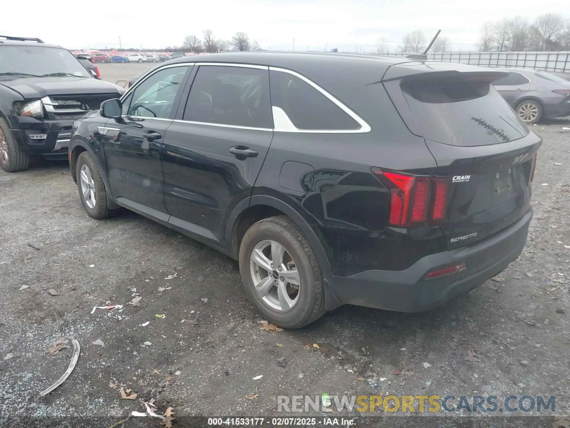 3 fotografías del automóvil dañado 5XYRG4LC9PG190174 KIA SORENTO 2023