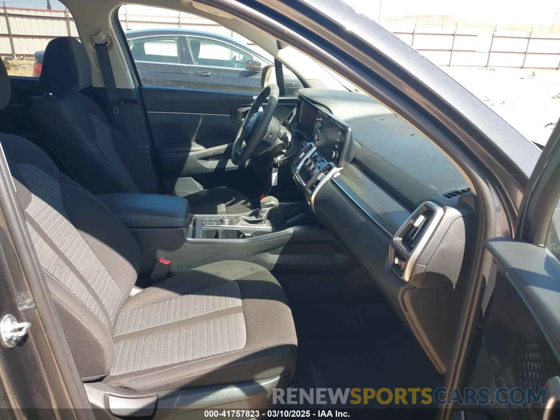 5 fotografías del automóvil dañado 5XYRG4LC9PG202159 KIA SORENTO 2023