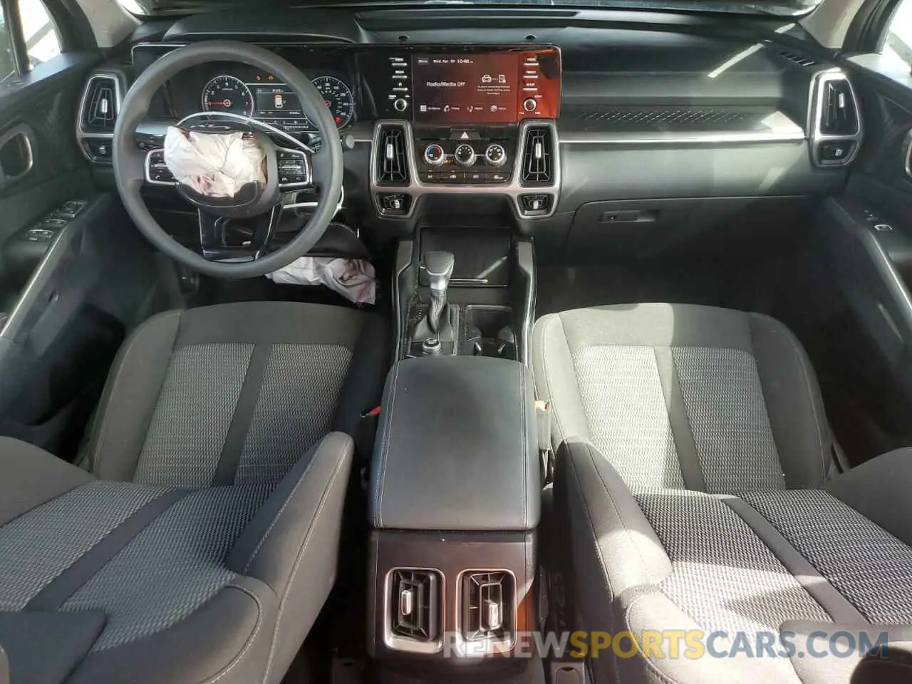 8 fotografías del automóvil dañado 5XYRG4LCXPG185856 KIA SORENTO 2023