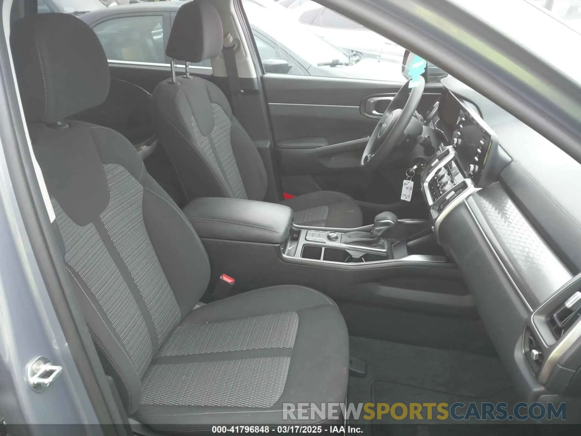 5 fotografías del automóvil dañado 5XYRGDLC1PG172140 KIA SORENTO 2023