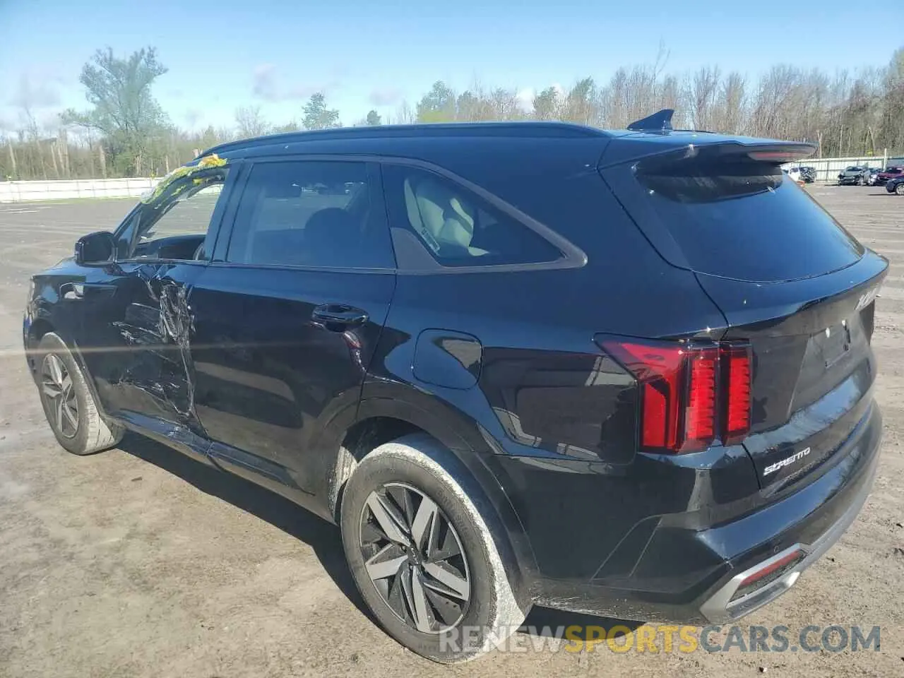 2 fotografías del automóvil dañado 5XYRH4LF0PG164585 KIA SORENTO 2023