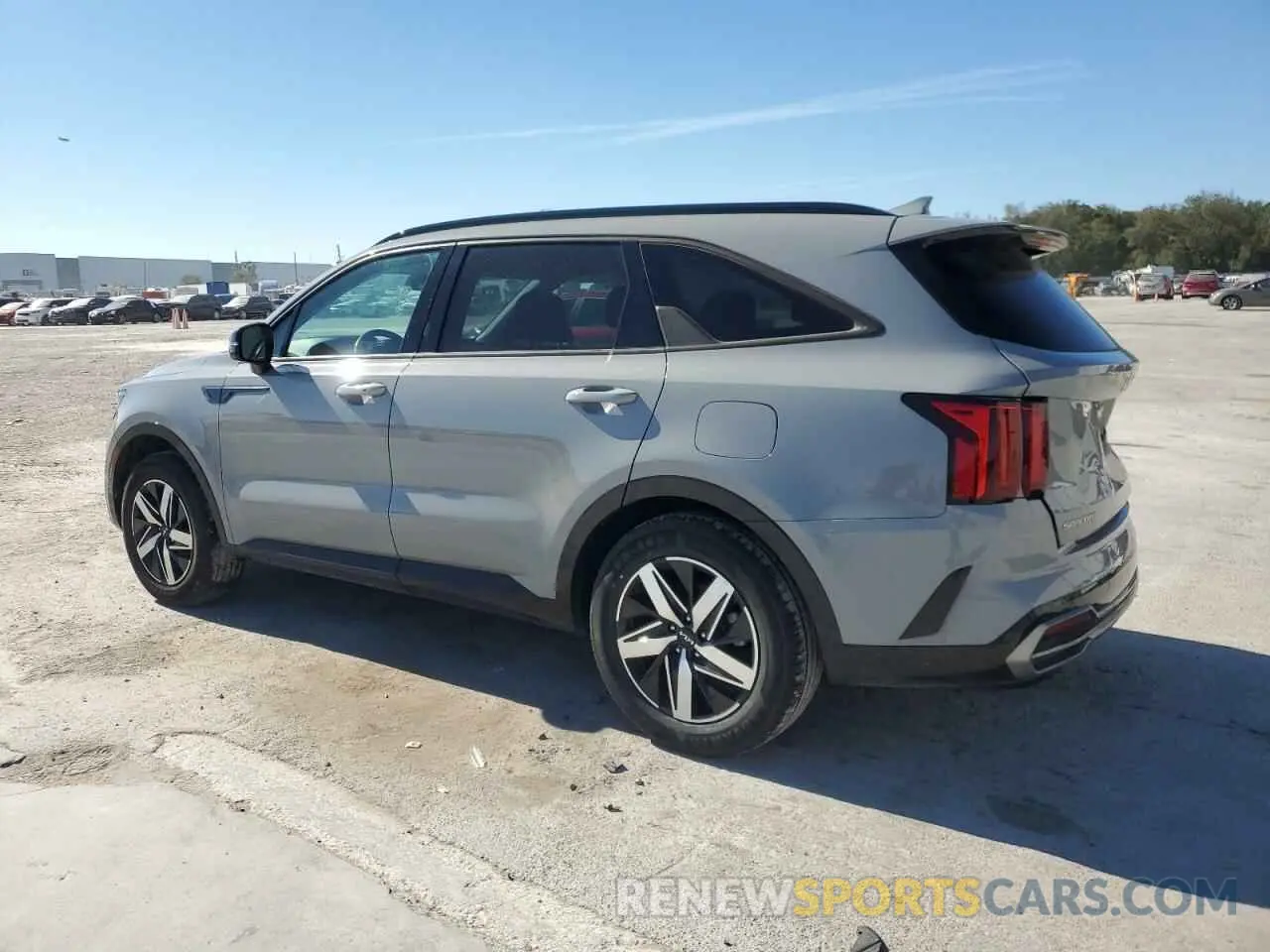 2 fotografías del automóvil dañado 5XYRH4LF0PG178647 KIA SORENTO 2023