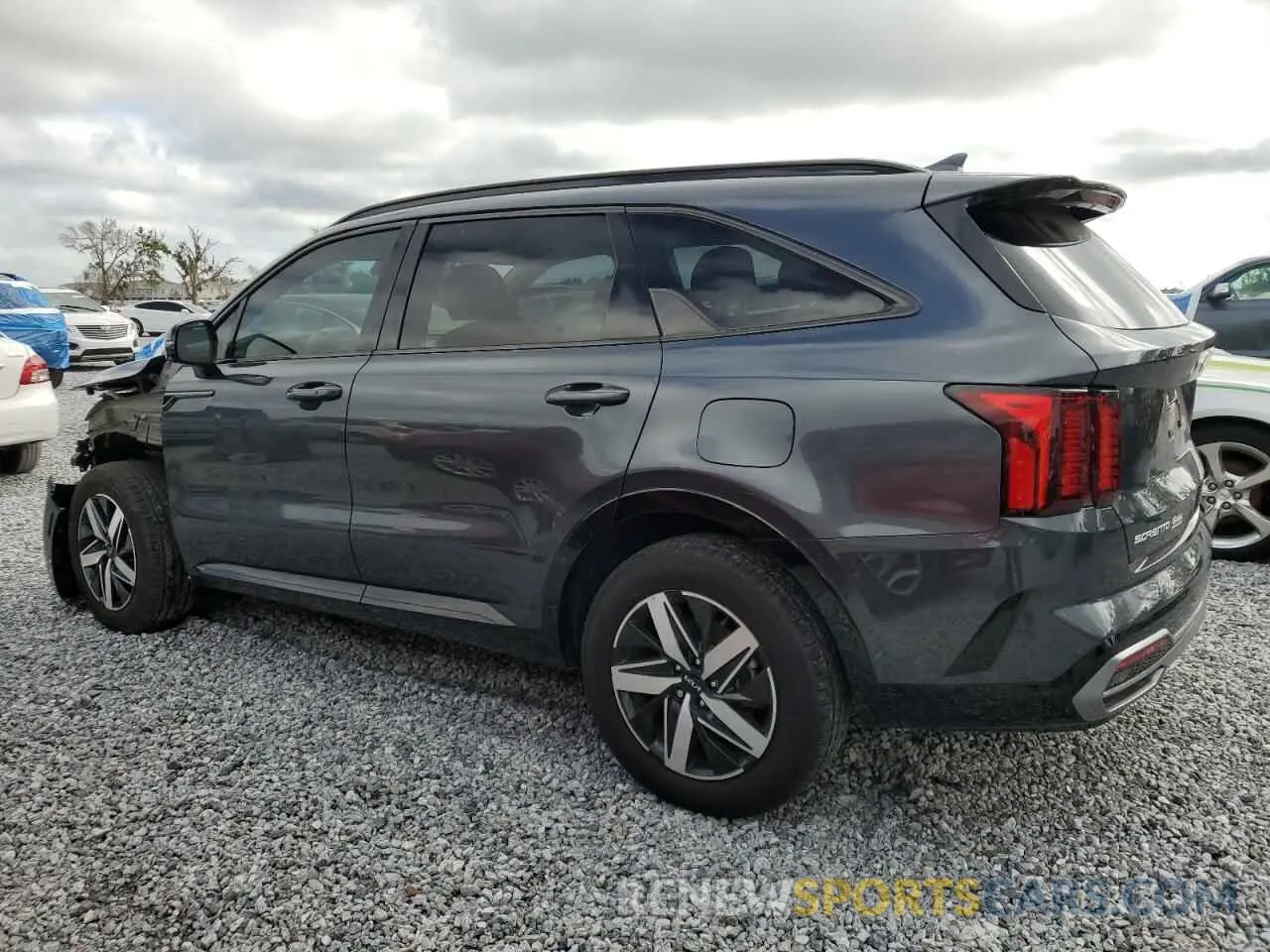2 fotografías del automóvil dañado 5XYRH4LF2PG206903 KIA SORENTO 2023
