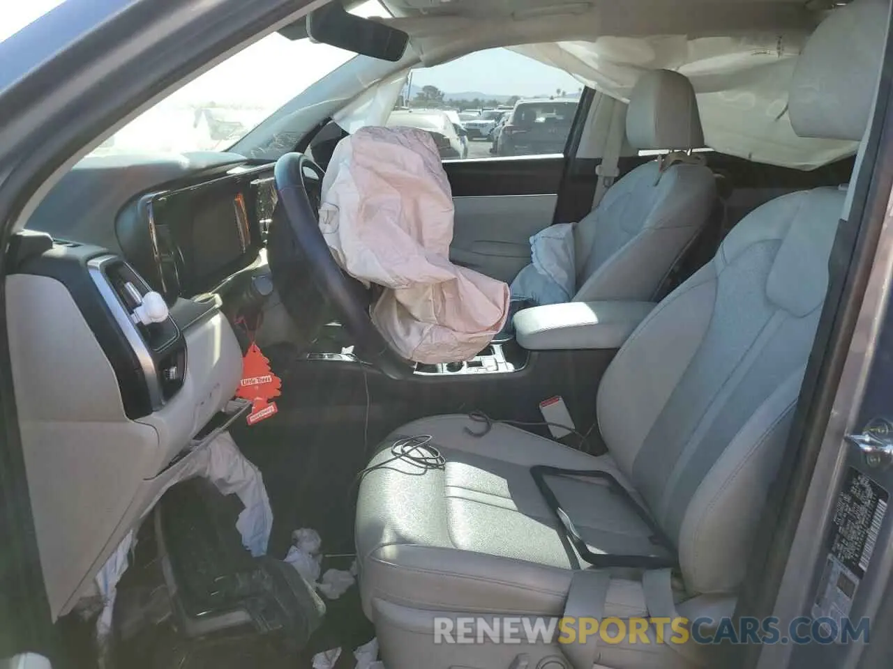 7 fotografías del automóvil dañado 5XYRH4LF6PG172111 KIA SORENTO 2023