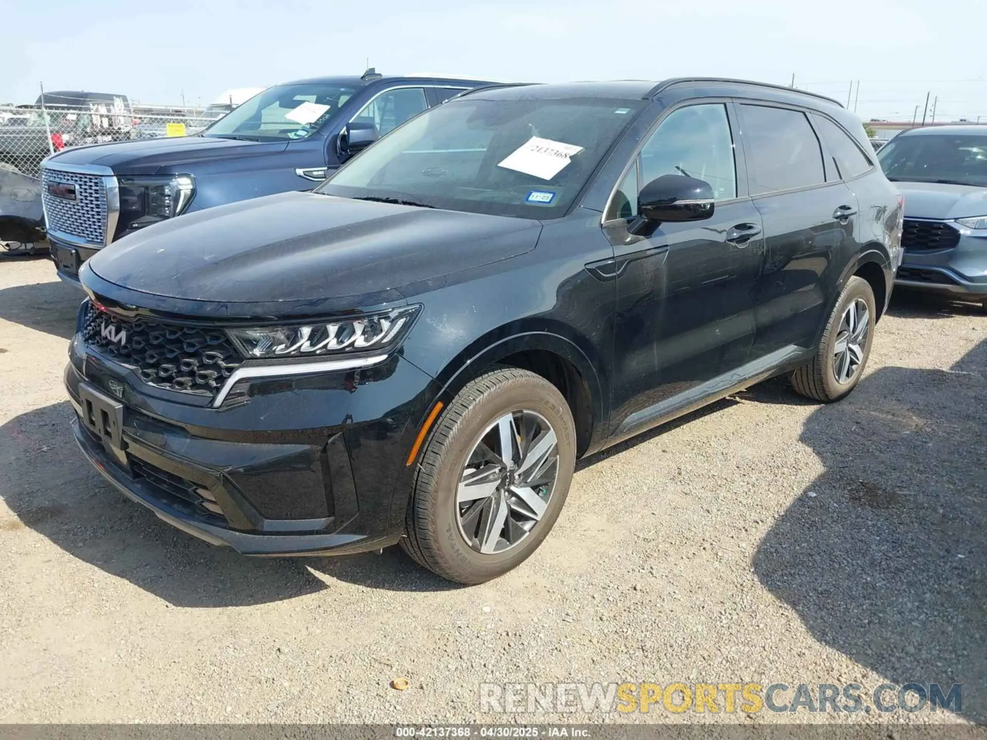 2 fotografías del automóvil dañado 5XYRH4LF7PG238231 KIA SORENTO 2023