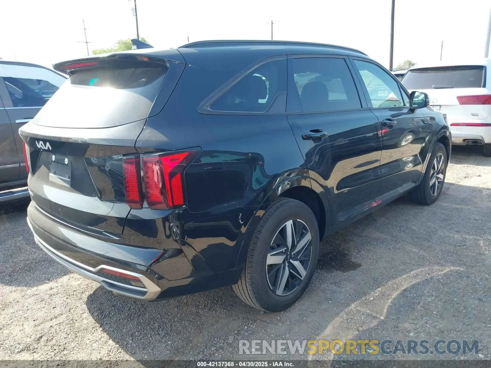 4 fotografías del automóvil dañado 5XYRH4LF7PG238231 KIA SORENTO 2023