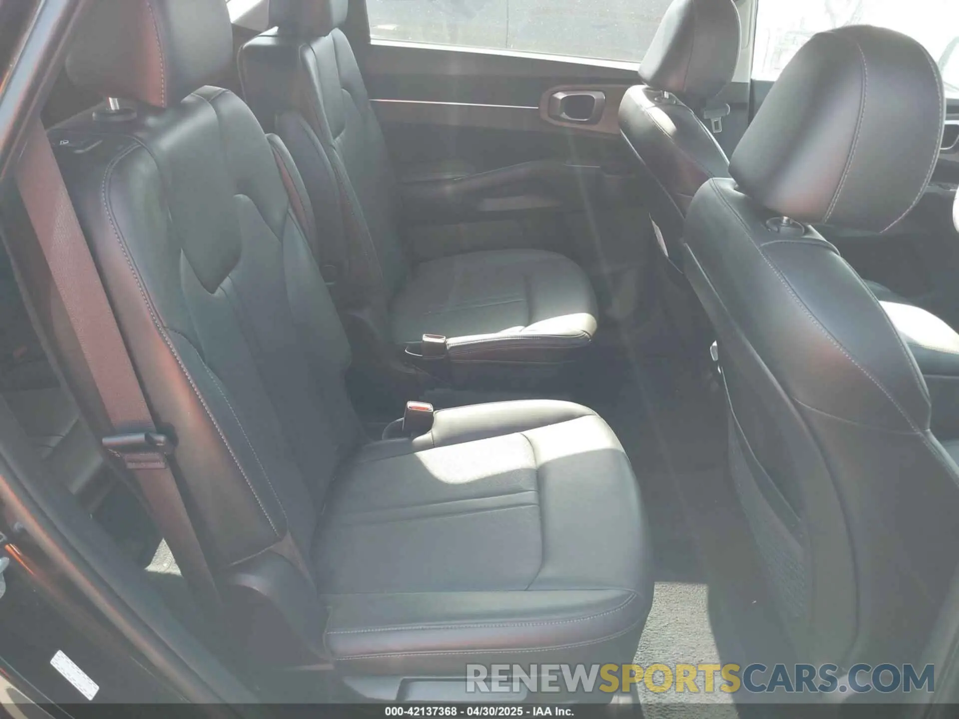 8 fotografías del automóvil dañado 5XYRH4LF7PG238231 KIA SORENTO 2023